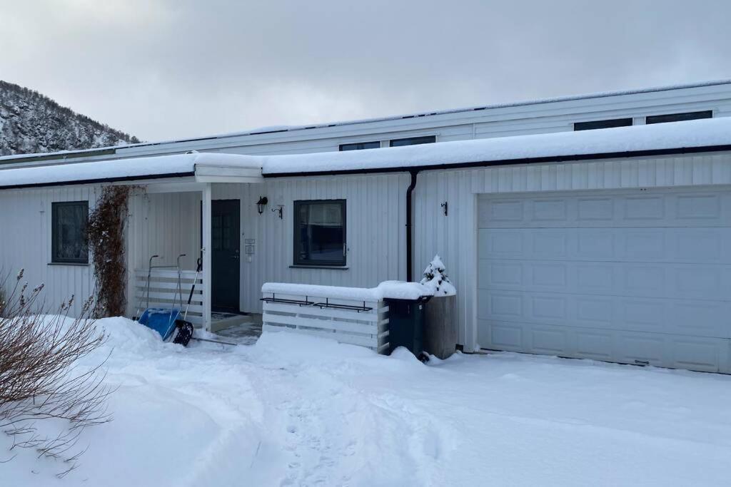 Koselig Hus Til Leie Pa Stokmarknes I Vesteralen Apartment Luaran gambar