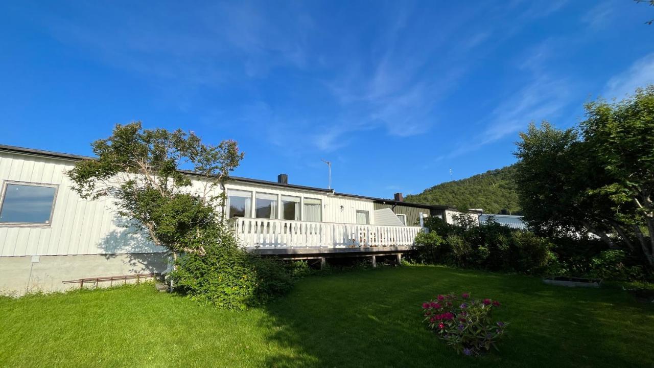 Koselig Hus Til Leie Pa Stokmarknes I Vesteralen Apartment Luaran gambar